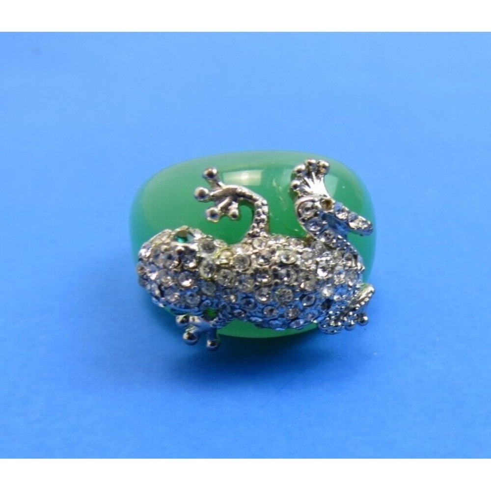 Women's Large Faux Jade Green Ring with Frog Charm Costume Jewelry Size 7